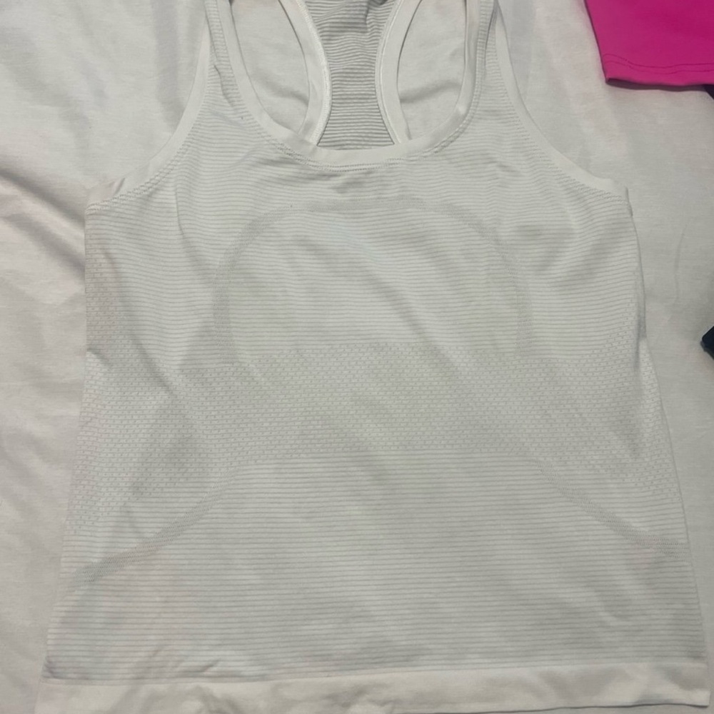Lululemon crop top